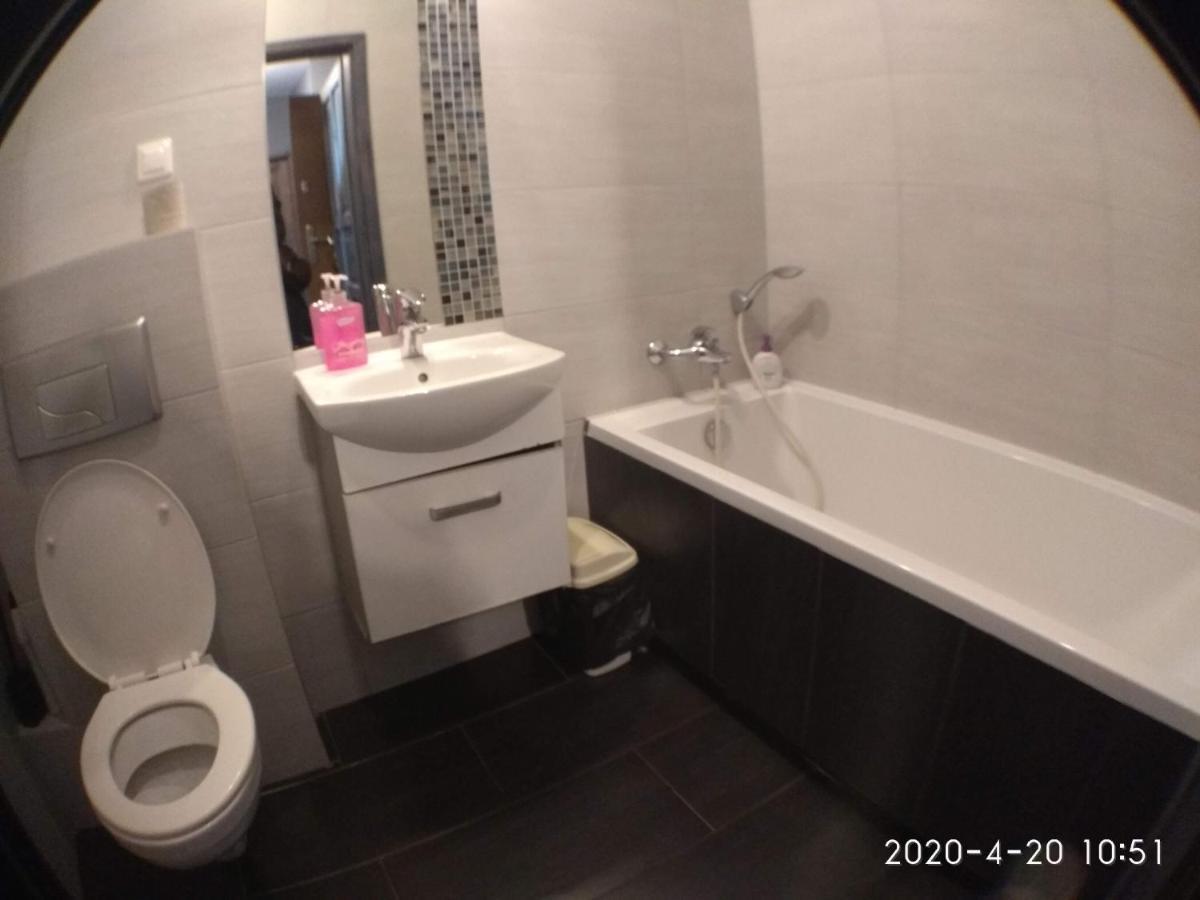 2060 Zwyciestwa 5G - Tanie Pokoje W Apartamencie - Samodzielne Zameldowanie - Self Check In Poznan Exterior foto