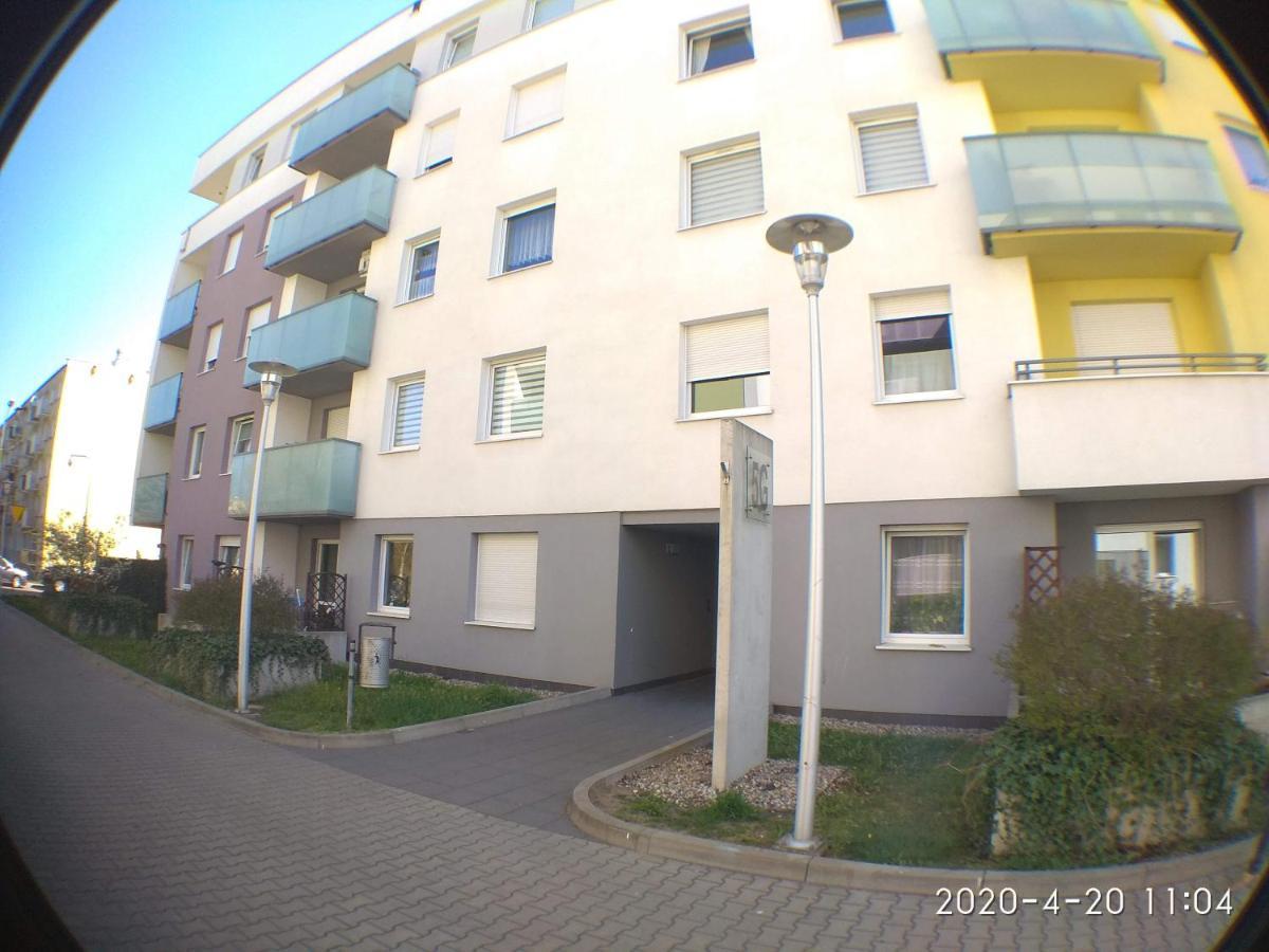 2060 Zwyciestwa 5G - Tanie Pokoje W Apartamencie - Samodzielne Zameldowanie - Self Check In Poznan Exterior foto